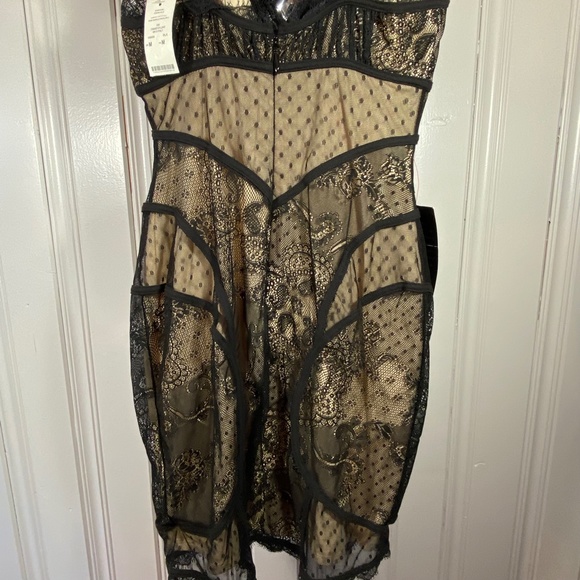 BEBE BUSTIER LACE DRESS NWT Size Medium. Stunning!!Holiday Party! - Picture 9 of 10